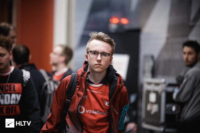 【前瞻】2025LPL春季赛 RNG vsEDG，猪狗大战谁会占得先机