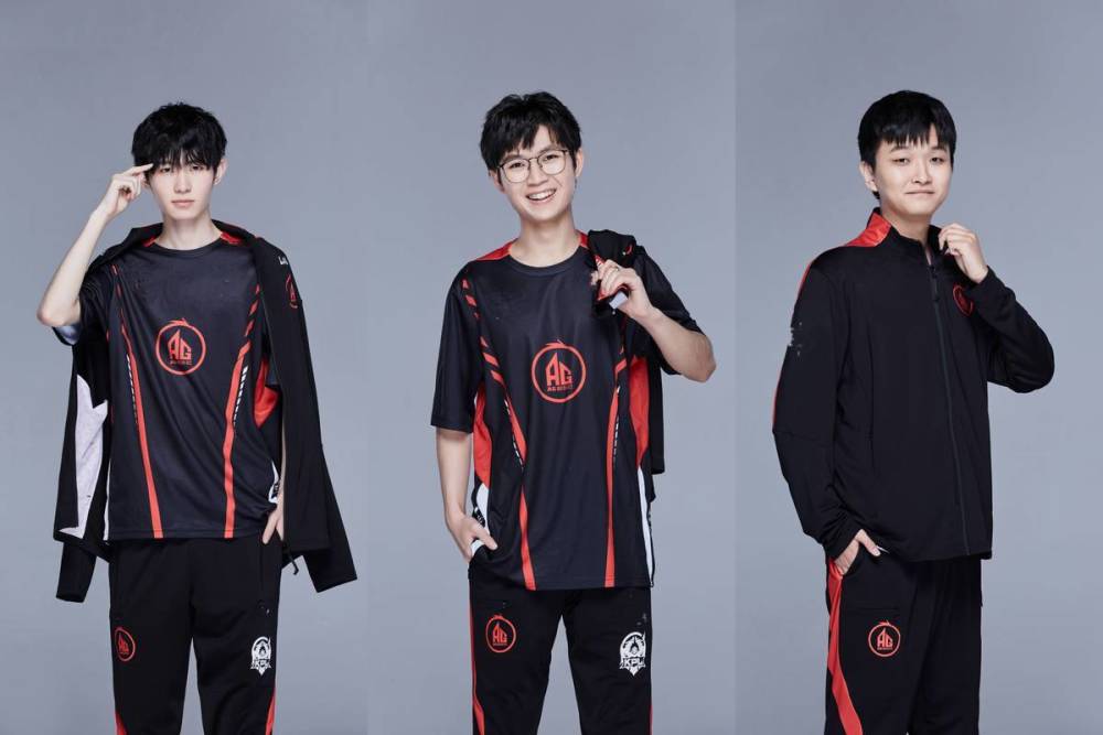 EDward Gaming 官方宣布：友好地终止与打野选手 JIEJIE 的合同，他将立即离开战队